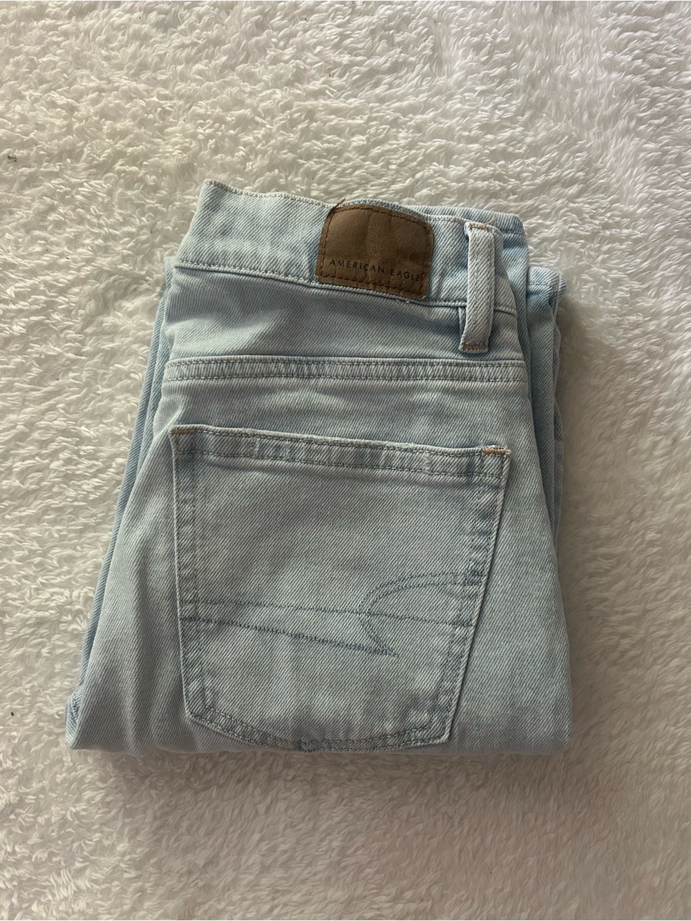 American Eagle Outfitters Light Wash High-Rise Women’s Jeans